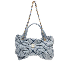 Chanel 25k Runway Bow Bag Bow Shaped Stylish And Unique Available In Medium And Small Sizes Bag Bags #197476