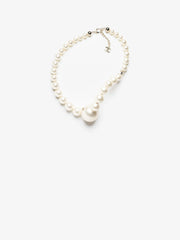 Chanel 2025/26 Fall-winter Collection Pearl Necklace-inspired Structured Evening Clutch Fashionable And Exquisite Girlish-style Handbag Bag Bags #82242A