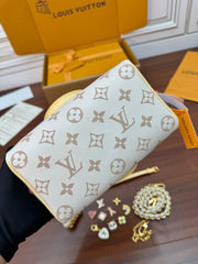 LOUIS VUITTON Speedy 18 Classic Monogram Flower Detachable Shoulder Strap Chain Handbag Shoulder Bag. Crossbody Bag Two-tone Bags Model: M24474 #81987A