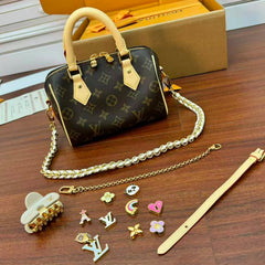 LOUIS VUITTON Speedy 18 Classic Monogram Flower Detachable Shoulder Strap Chain Handbag Shoulder Bag. Crossbody Bag Two-tone Bags Model: M24474 #81987A