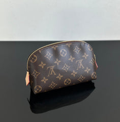 Louis Vuitton Classic Monogram Shell Shaped Cosmetic Pouch A Charming And Unique Shell Shaped Design Bag Bags M47515 #197444