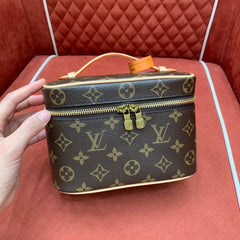 Louis Vuitton Nice Makeup Bag Lv Classic Monogram Mini Makeup Clutchzipper Closure Water-resistant Canvas With Coated Lining Stylish Vacation Bag Bags M44495 #195933