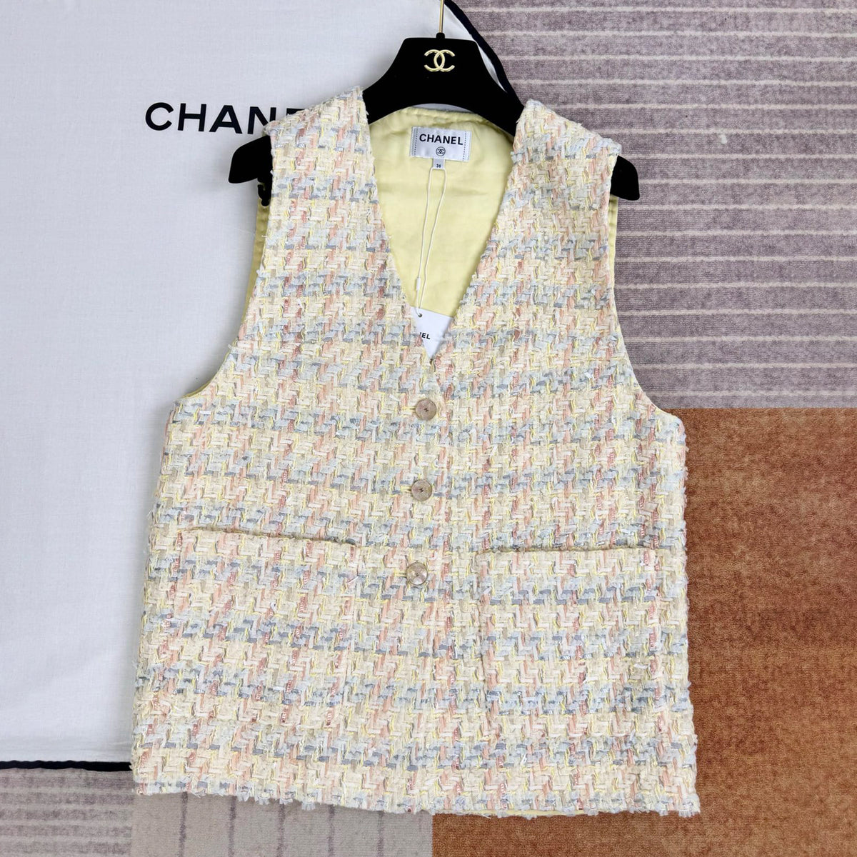 Chanel Women's Spring And Autumn Plaid Tweed Vest Jacket Fashion Temperament Elegant Single Breasted Sleeveless Jacket Ngvp #1577