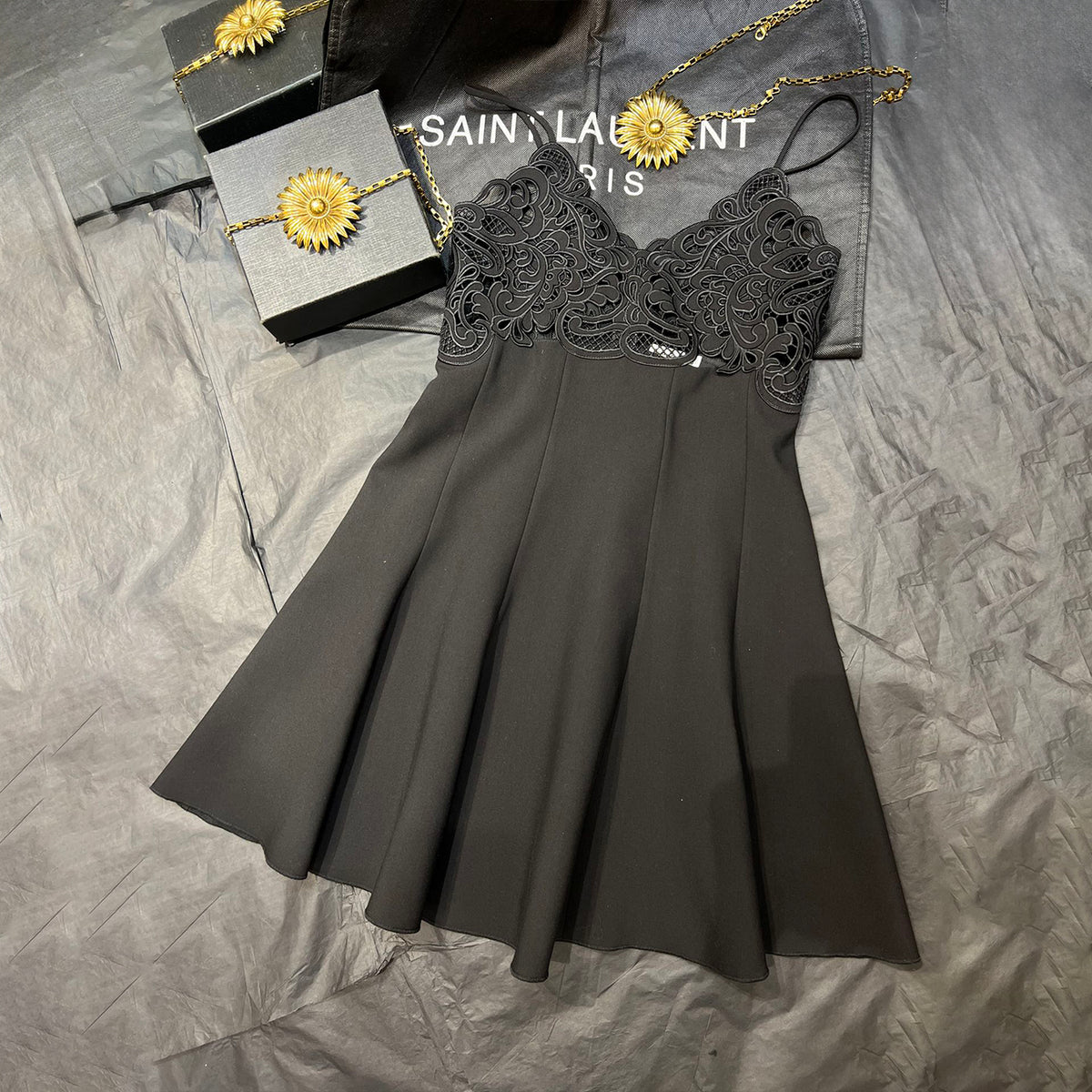Ermanno Scervino Women's Spring And Summer Hollowed Out Embroidery Dress Simple Elegant Fashion Temperament Sexy Halter Short Dresses Mini Skirt Ngvp #1115