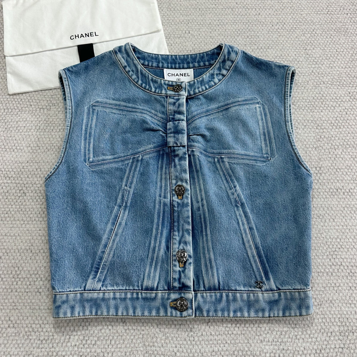 Chanel Women's Spring/Fall Casual Solid-Color Cotton Crew Neck Bow-Detail Denim Sleeveless Vest Ngvp #2591