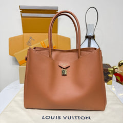 Louis Vuitton Vendôme Medium Handbag Vendome  M26501 Brown M26338 Black Chip Monogram Engraved Padlock Fashionable Modern Clutch Tote Crossbody Bag #195566