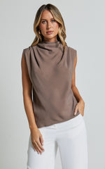Arianae Top - High Neck Top in Mocha