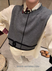 Chanel 26s New Arrival: Women's Spring/summer Patchwork Logo Shawl Vest Soft Knit Sleeveless Black Patchwork Double C Logo Round Neck Minimalist Cape-style Vest Lady #196060