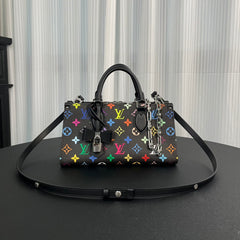 Louis Vuitton Lv X Tm Onthego East West Chain Women's Removable Shoulder Strap Zipper Closure Colorful Monogram Printed Printed Coated Canvas Leather Trimmed Shoulder Crossbody Bag Bags #75561