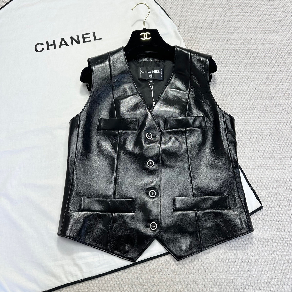 Chanel Women's Spring/Fall Fashion Classic Solid Color V-Neck Single Button Leather Top Vest #78488
