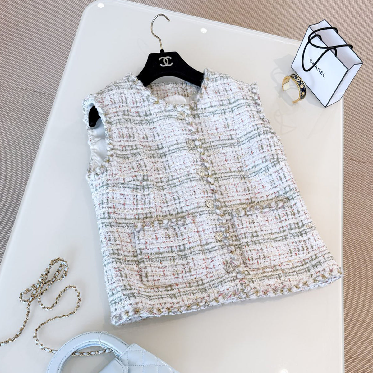 Chanel Métiers D'art Collection Tweed Gold Thread Vest Women's Spring And Summer Short Sleeveless Undershirt Tops Fashionable And Elegant Trend Jacket Ngvp #2222